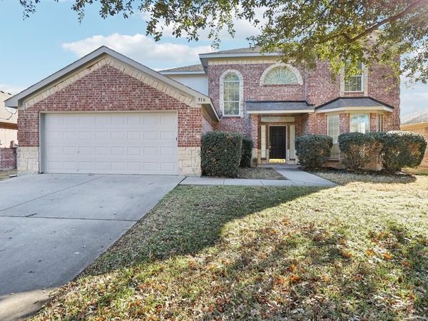 916 Sherry Lane, Saginaw, TX 76179