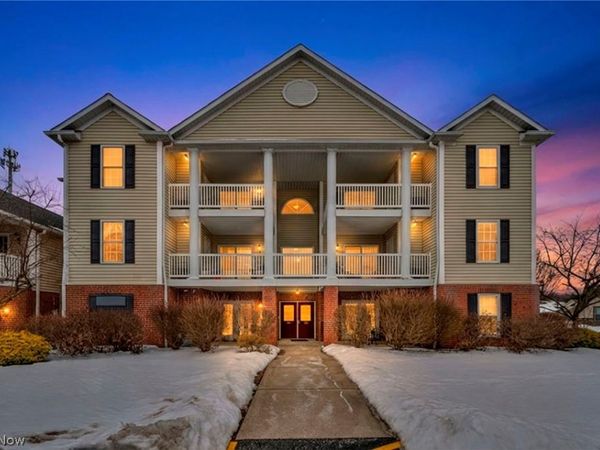 1259 SW Lauren Crest Street SW, Hartville, OH 44632