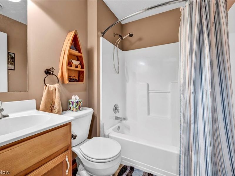 1259 SW Lauren Crest Street SW, Hartville, OH 44632 Photo 16