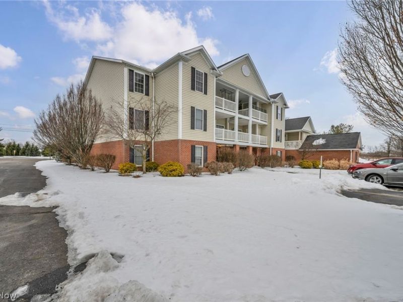 1259 SW Lauren Crest Street SW, Hartville, OH 44632 Photo 2