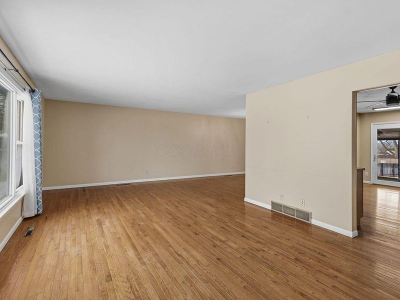 339 Meadow Lane, Circleville, OH 43113 Photo 6