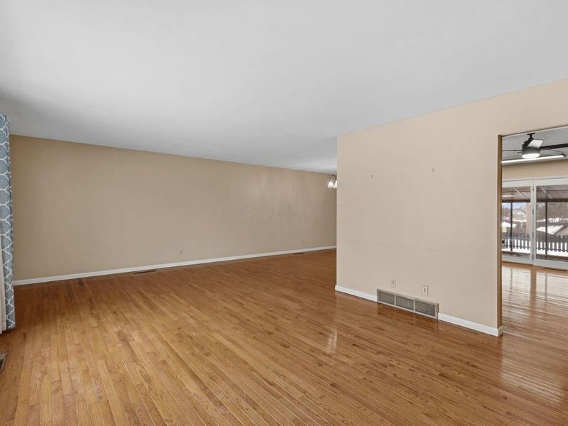 339 Meadow Lane, Circleville, OH 43113 Photo 8