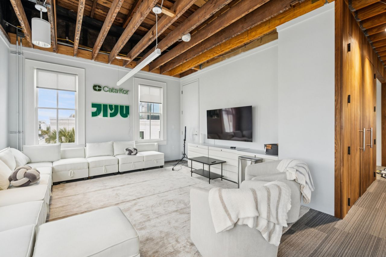 121 Calhoun Street Photo 8