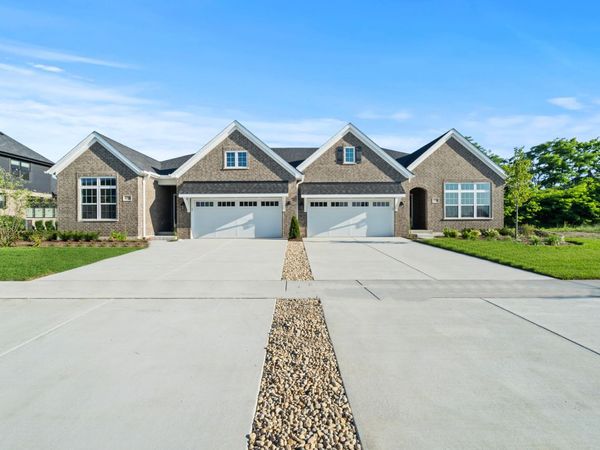 16590 Kayla Drive, Lemont, IL 60439