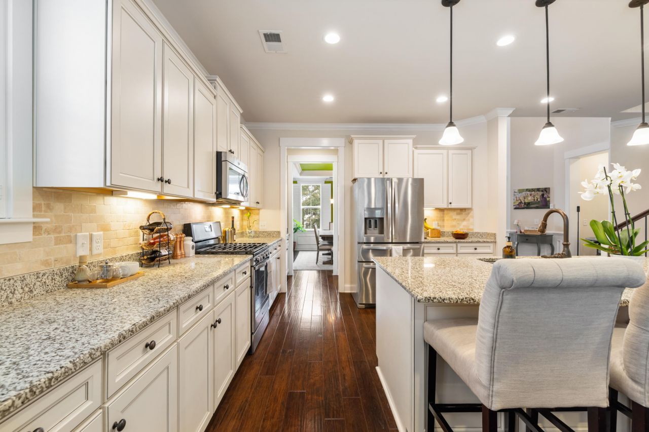 1933 Clay Lane Photo 10