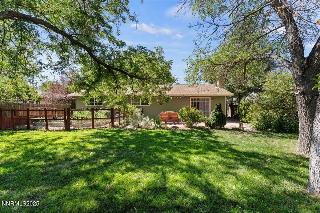 3040 Chavez Drive, Reno, NV 89502 Photo