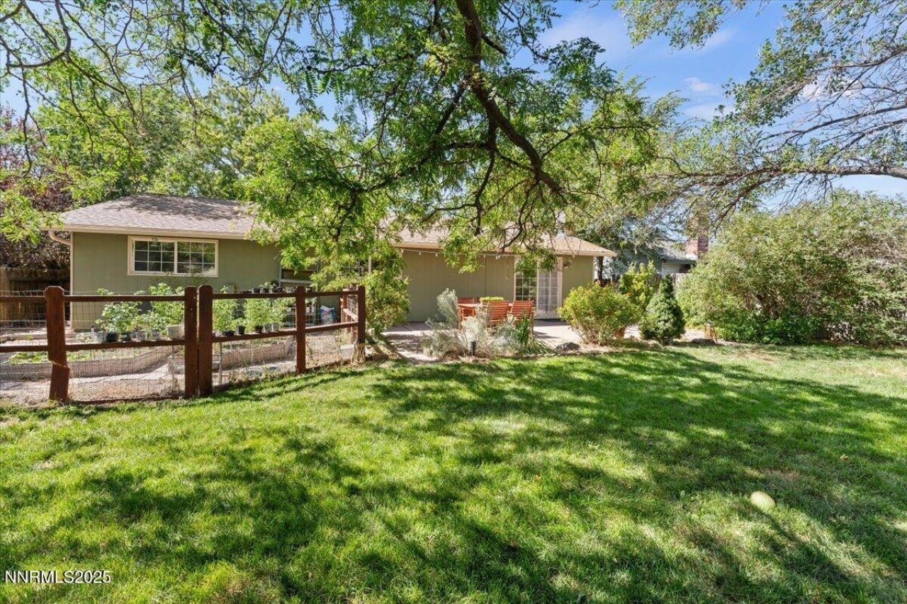 3040 Chavez Drive, Reno, NV 89502 Photo