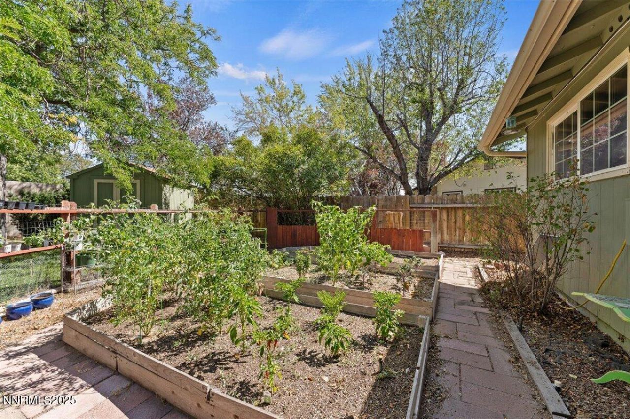 3040 Chavez Drive, Reno, NV 89502 Photo