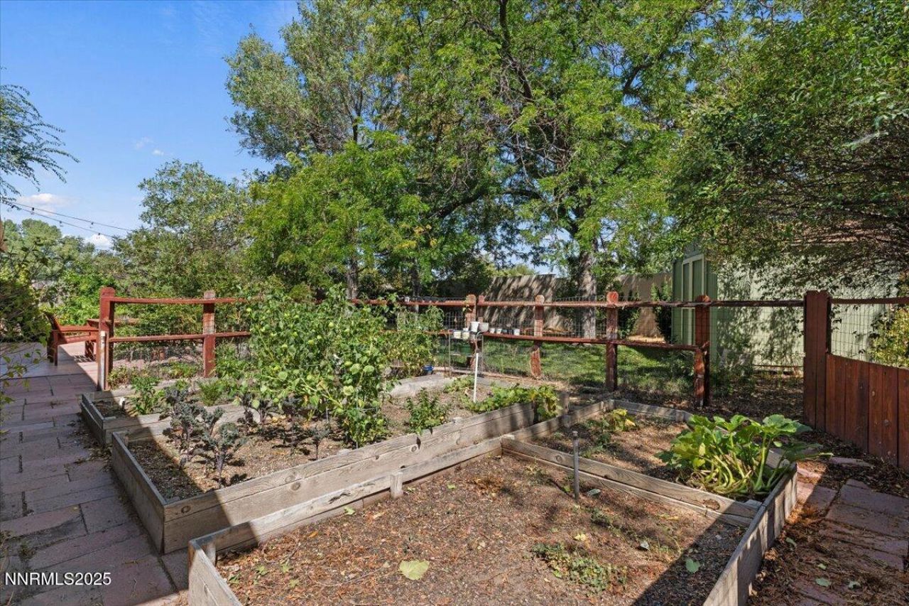 3040 Chavez Drive, Reno, NV 89502 Photo