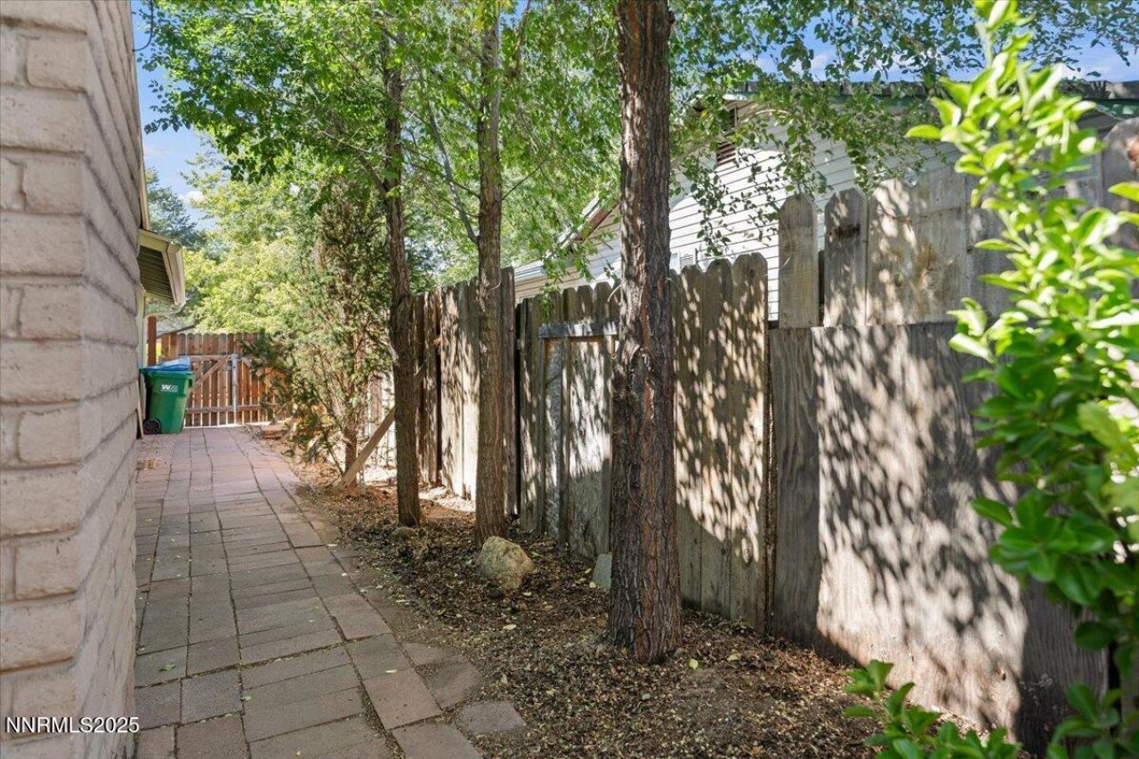 3040 Chavez Drive, Reno, NV 89502 Photo