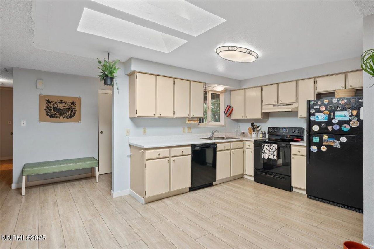 3040 Chavez Drive, Reno, NV 89502 Photo