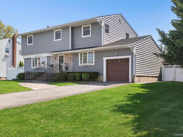 41 Evelyn Drive, Bethpage, NY 11714