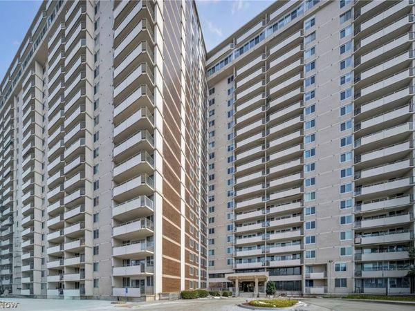 12900 Lake Avenue, Unit 1127, Lakewood, OH 44107