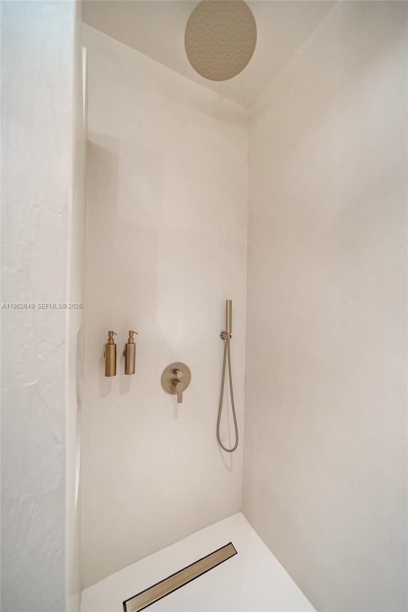 325 Meridian Ave, Unit 12, Miami Beach, FL 33139 Photo