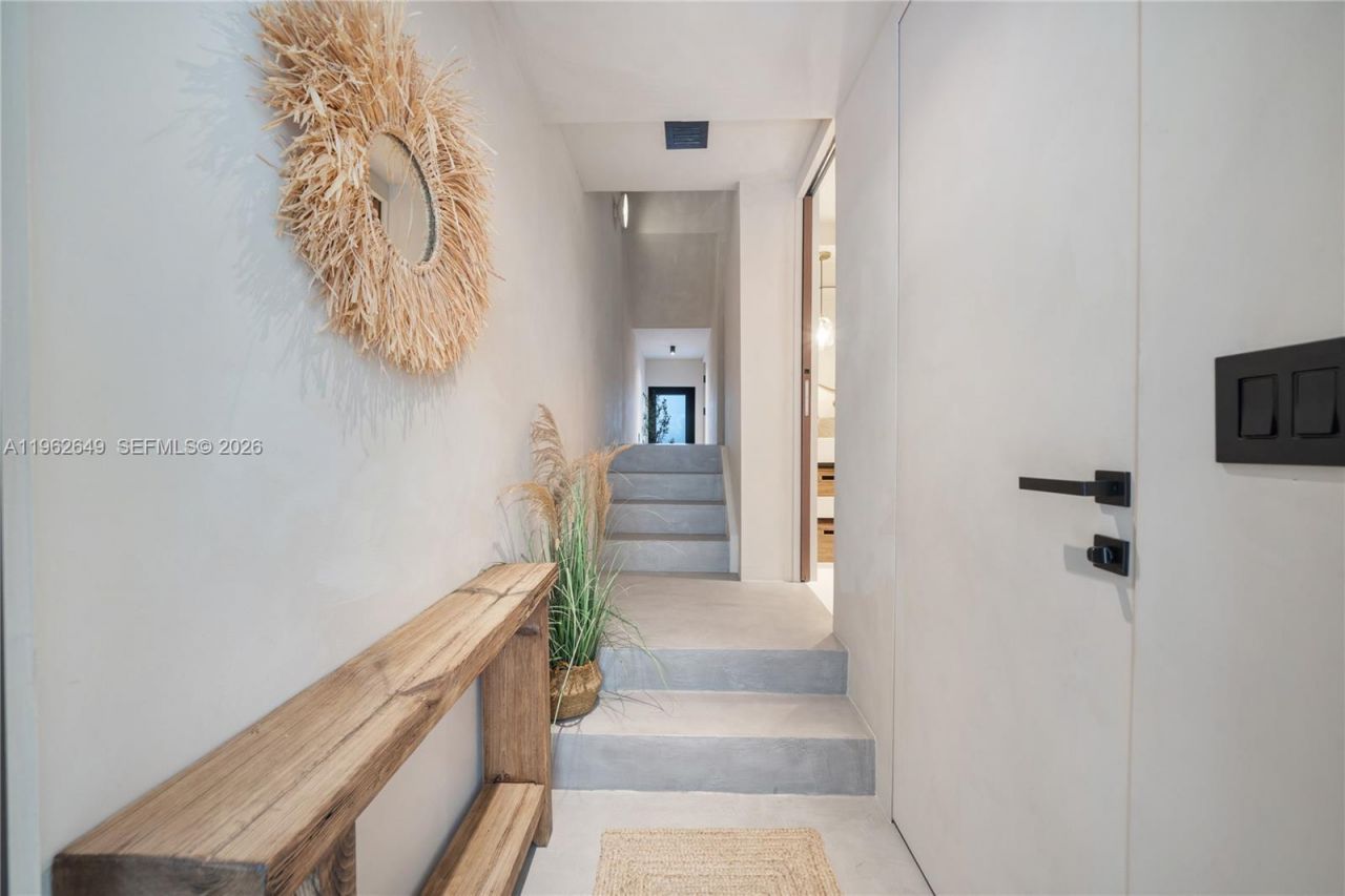 325 Meridian Ave, Unit 12, Miami Beach, FL 33139 Photo