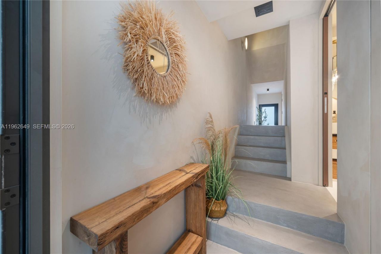 325 Meridian Ave, Unit 12, Miami Beach, FL 33139 Photo