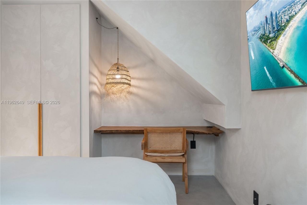 325 Meridian Ave, Unit 12, Miami Beach, FL 33139 Photo