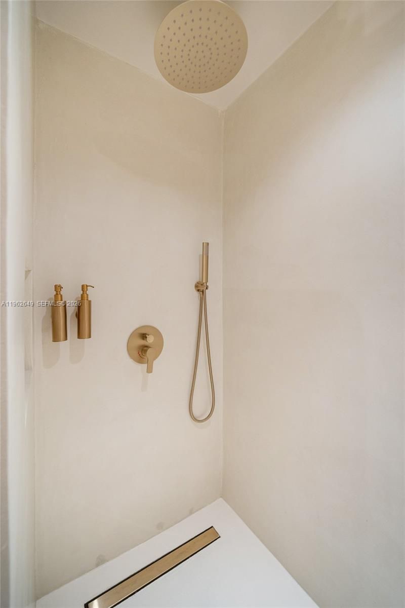 325 Meridian Ave, Unit 12, Miami Beach, FL 33139 Photo