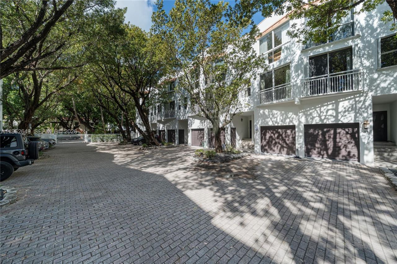 325 Meridian Ave, Unit 12, Miami Beach, FL 33139 Photo