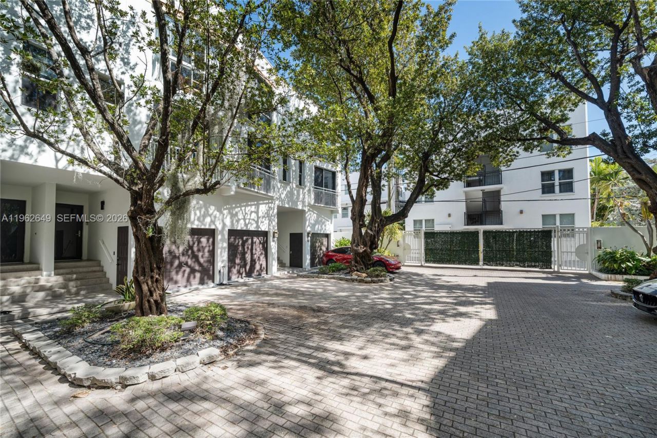 325 Meridian Ave, Unit 12, Miami Beach, FL 33139 Photo