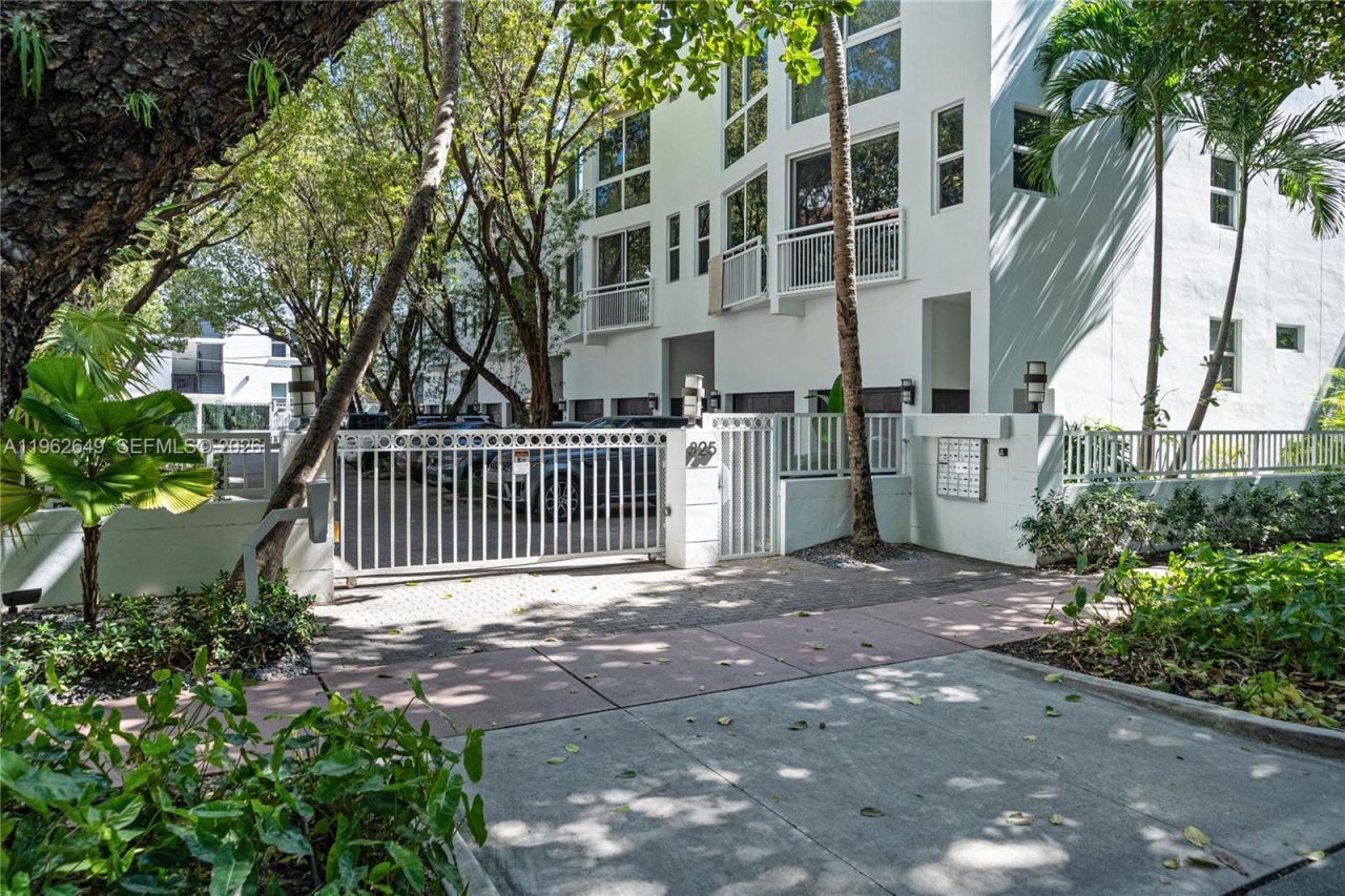 325 Meridian Ave, Unit 12, Miami Beach, FL 33139 Photo