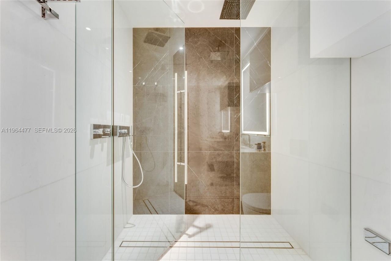 300 Biscayne Blvd Way, Unit 5008W, Miami, FL 33131 Photo