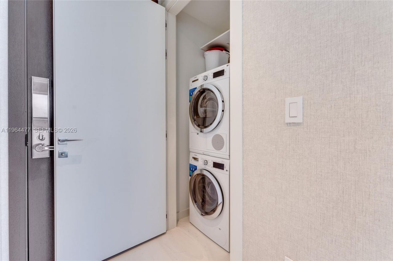 300 Biscayne Blvd Way, Unit 5008W, Miami, FL 33131 Photo