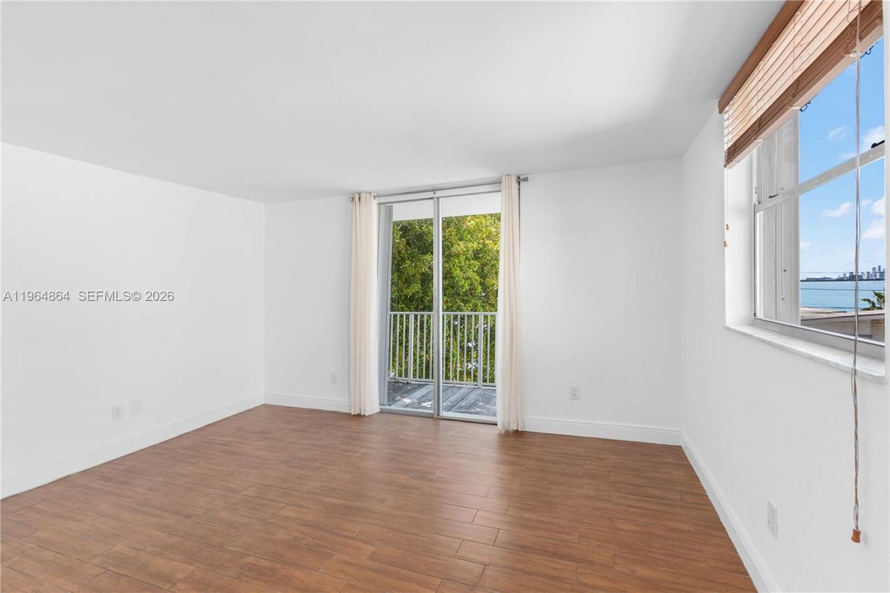 1801 S Treasure Dr, Unit 426, North Bay Village, FL 33141 Photo