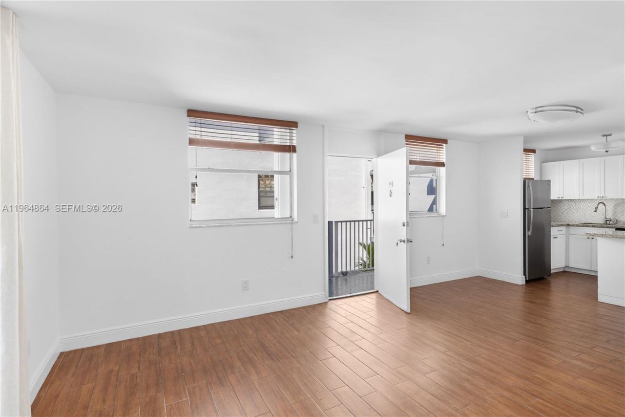 1801 S Treasure Dr, Unit 426, North Bay Village, FL 33141 Photo