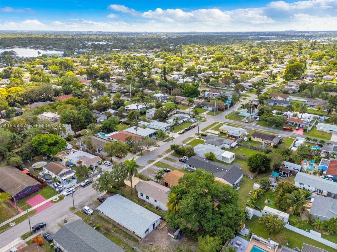 30 SW 7th St, Hallandale Beach, FL 33009 Photo