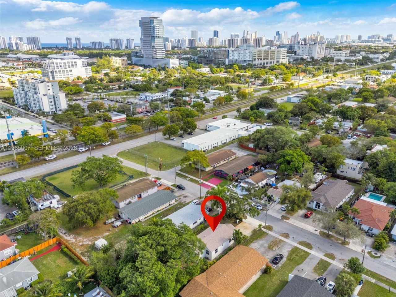 30 SW 7th St, Hallandale Beach, FL 33009 Photo