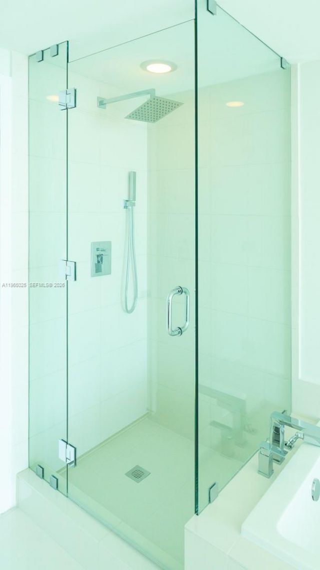 650 NE 32nd St, Unit 2105, Miami, FL 33137 Photo
