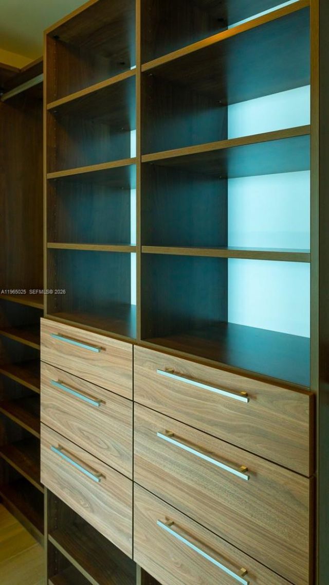 650 NE 32nd St , Unit 2105, Miami, FL 33137 Photo