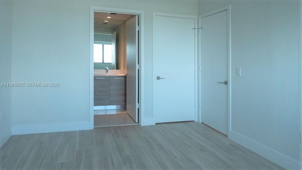 650 NE 32nd St, Unit 2105, Miami, FL 33137 Photo