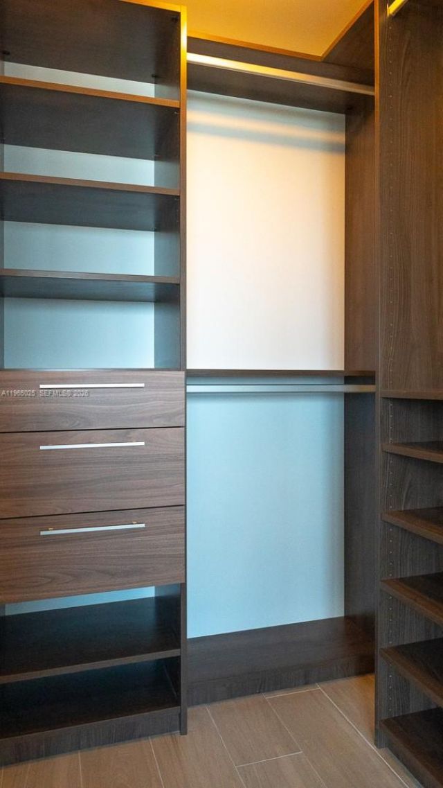 650 NE 32nd St , Unit 2105, Miami, FL 33137 Photo