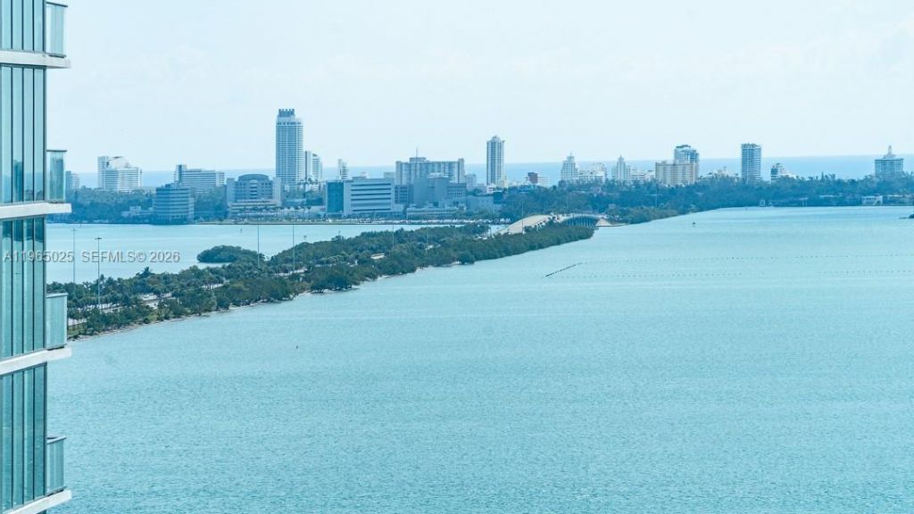 650 NE 32nd St, Unit 2105, Miami, FL 33137 Photo