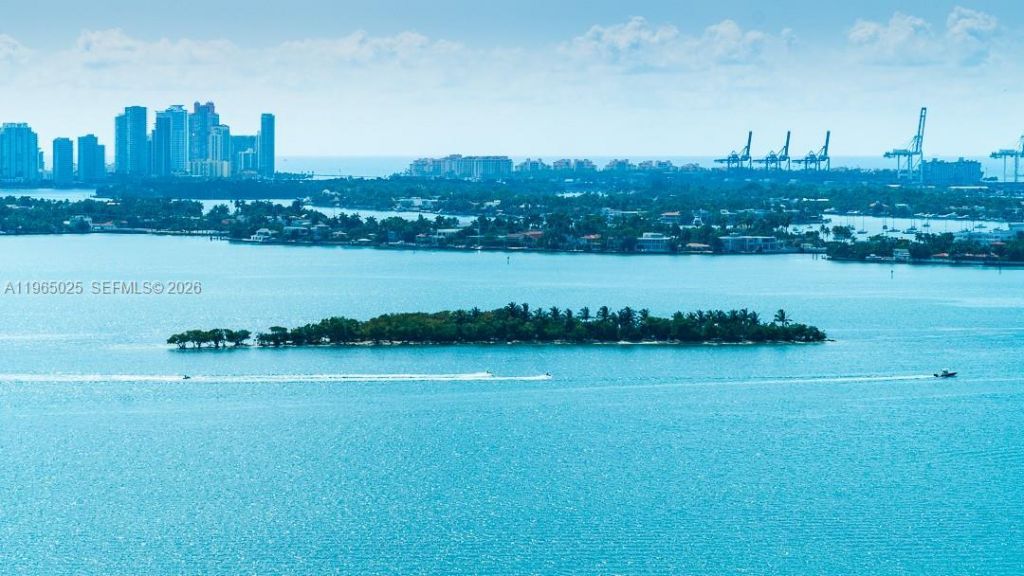 650 NE 32nd St , Unit 2105, Miami, FL 33137 Photo