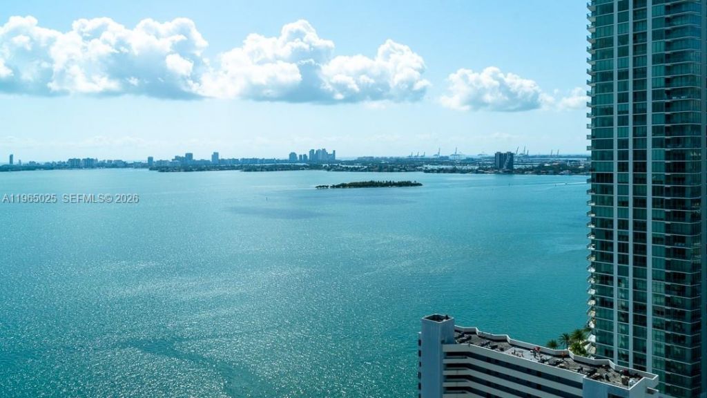 650 NE 32nd St, Unit 2105, Miami, FL 33137 Photo