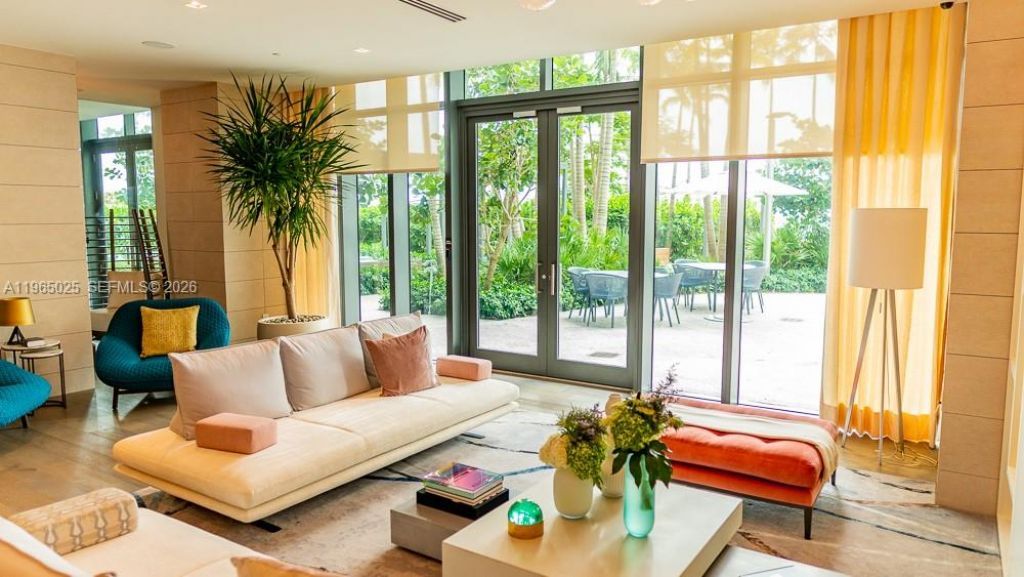 650 NE 32nd St , Unit 2105, Miami, FL 33137 Photo