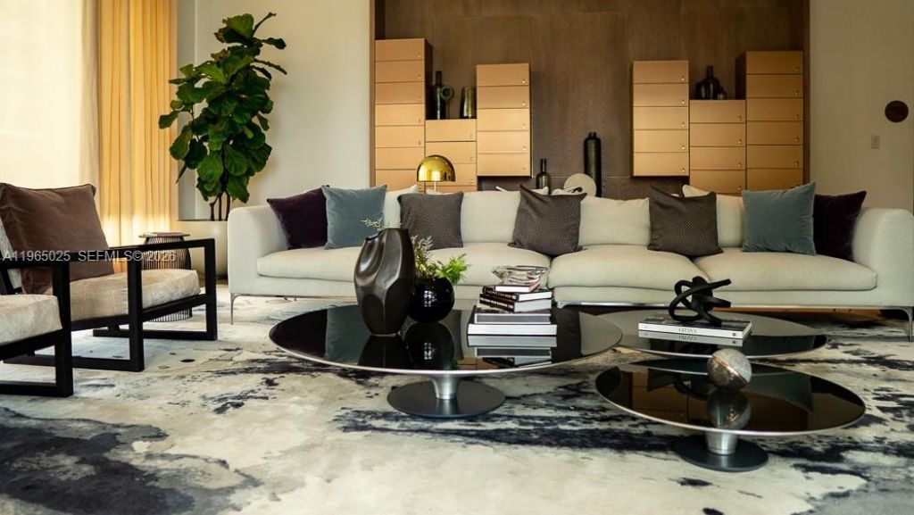 650 NE 32nd St , Unit 2105, Miami, FL 33137 Photo