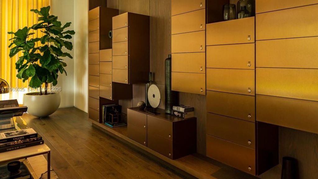 650 NE 32nd St , Unit 2105, Miami, FL 33137 Photo