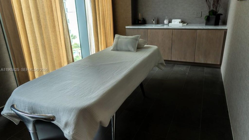 650 NE 32nd St, Unit 2105, Miami, FL 33137 Photo