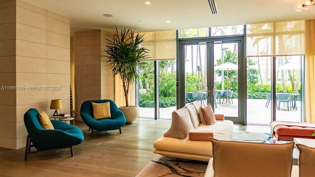 650 NE 32nd St , Unit 2105, Miami, FL 33137 Photo