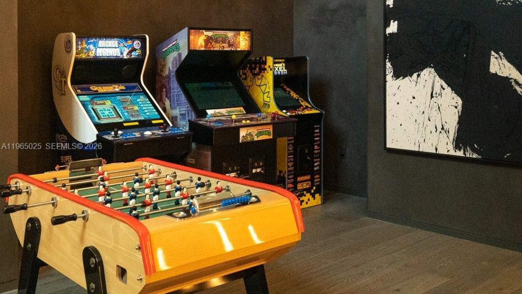 650 NE 32nd St , Unit 2105, Miami, FL 33137 Photo