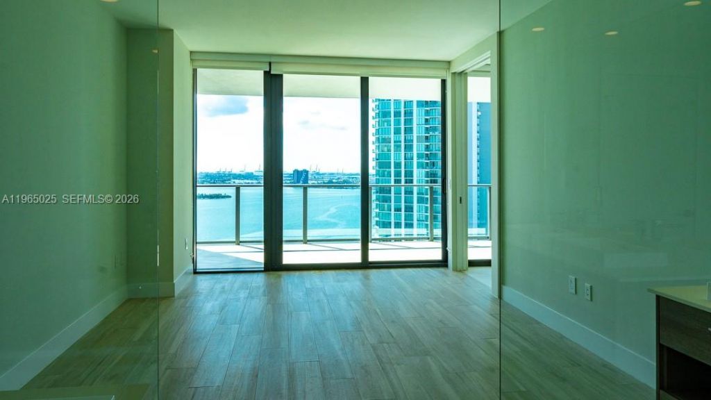 650 NE 32nd St, Unit 2105, Miami, FL 33137 Photo