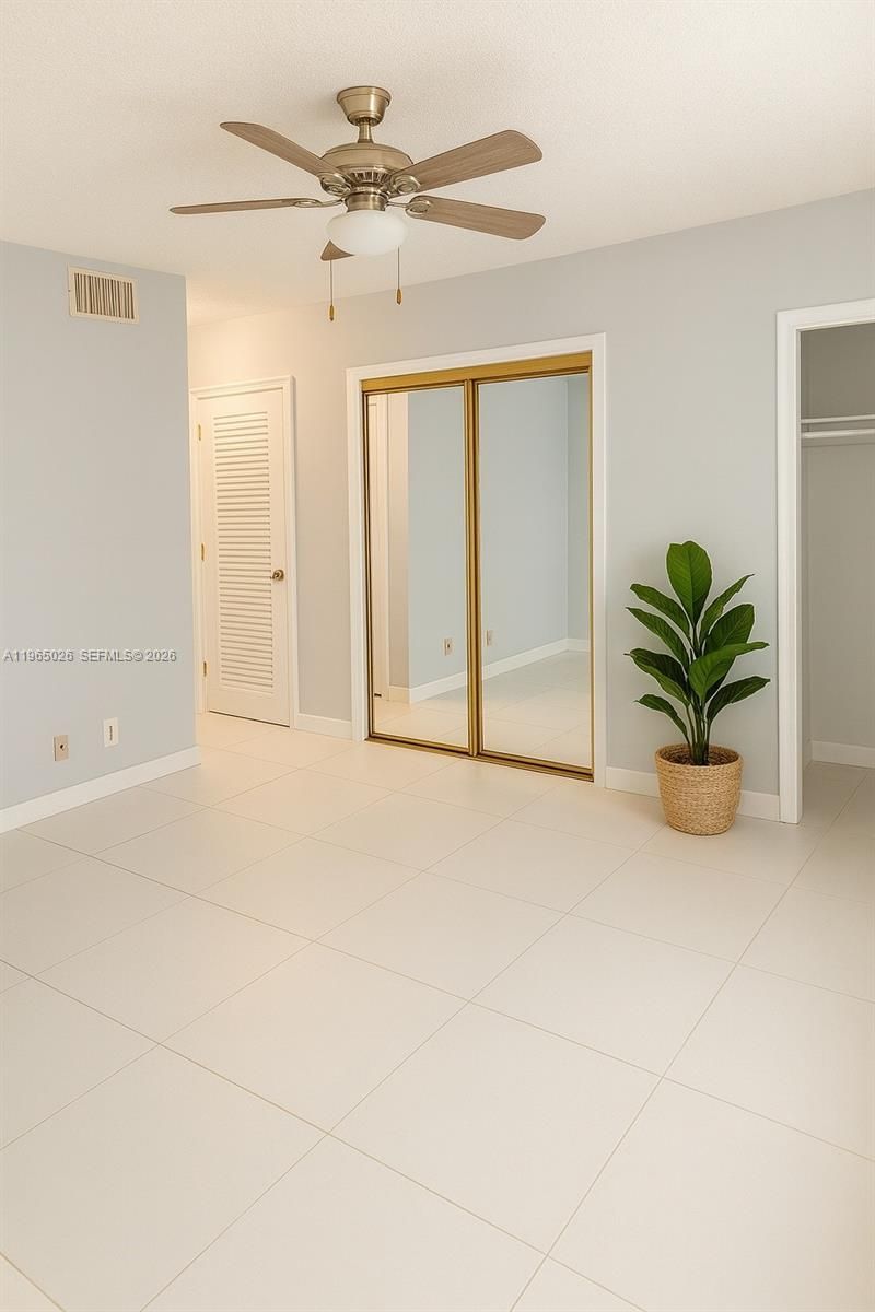 610 NE 12th Ave, Unit 308, Hallandale Beach, FL 33009 Photo