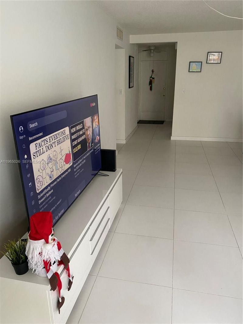 610 NE 12th Ave, Unit 308, Hallandale Beach, FL 33009 Photo