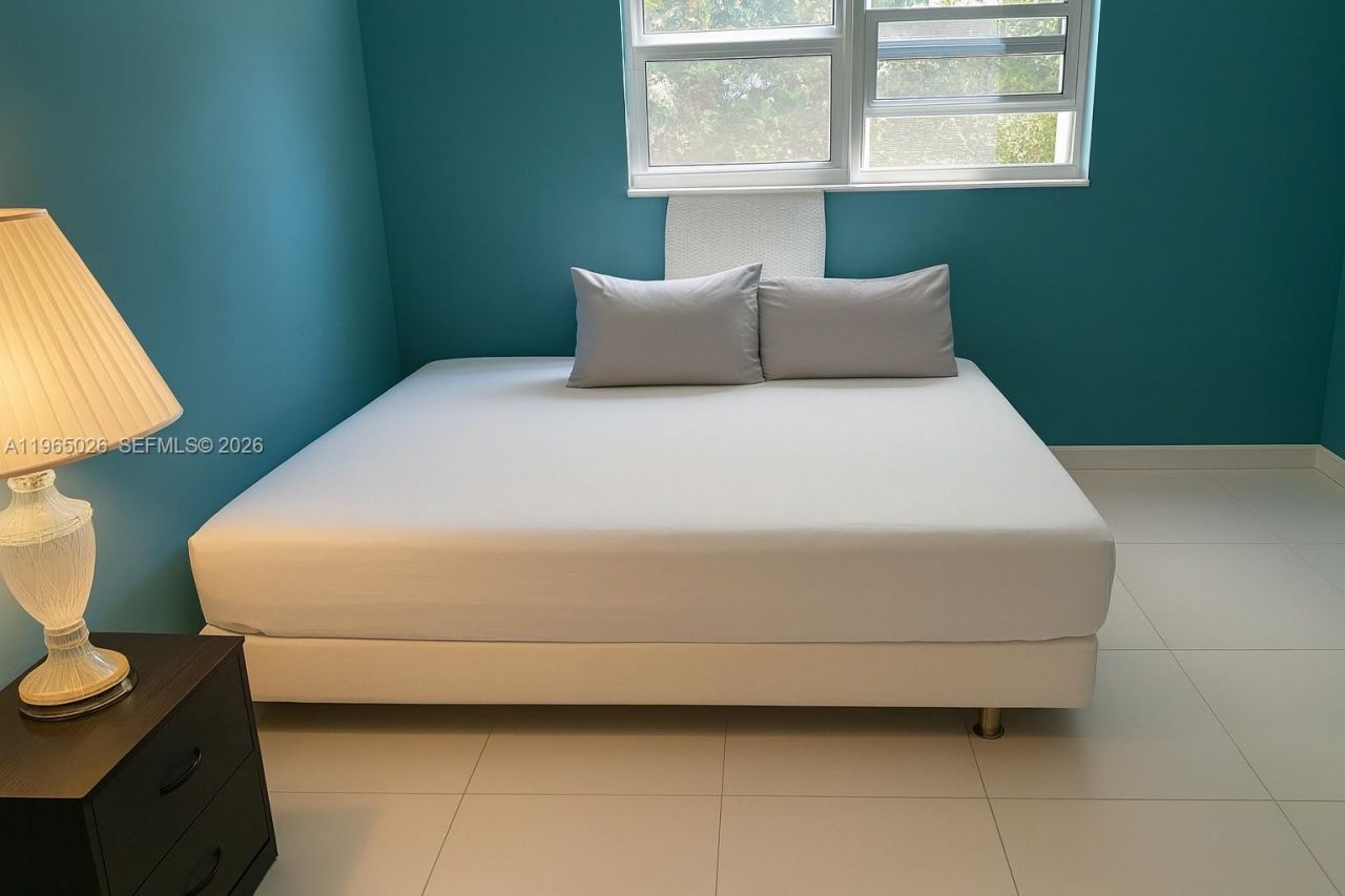 610 NE 12th Ave, Unit 308, Hallandale Beach, FL 33009 Photo