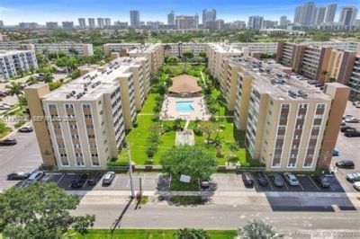 610 NE 12th Ave, Unit 308, Hallandale Beach, FL 33009 Photo
