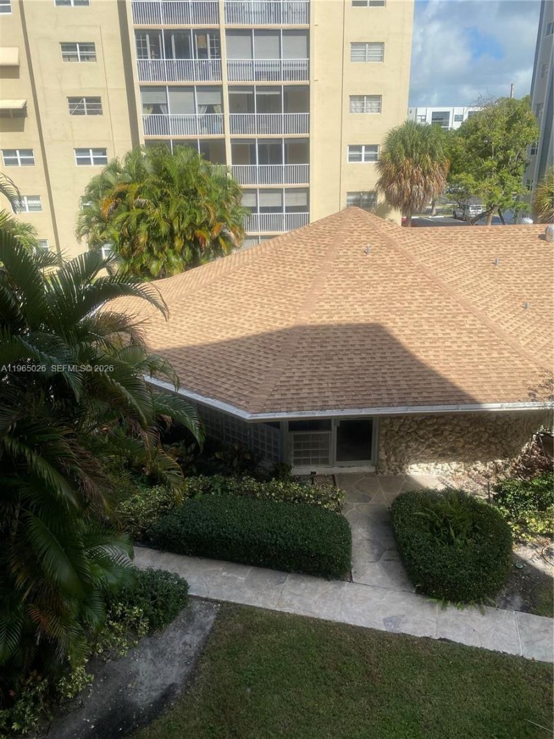 610 NE 12th Ave, Unit 308, Hallandale Beach, FL 33009 Photo